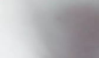 Толстая сучка раздевается и мастурбирует перед камерой