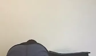 Толстяк нахлобучивает свою полную женушку раком в постели