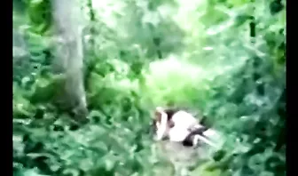 Извращенные русские ребята устроили пьяную оргию на природе