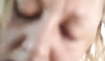 Жаркий секс в машине со зрелой замужней женщиной с грязными русскими разговорами